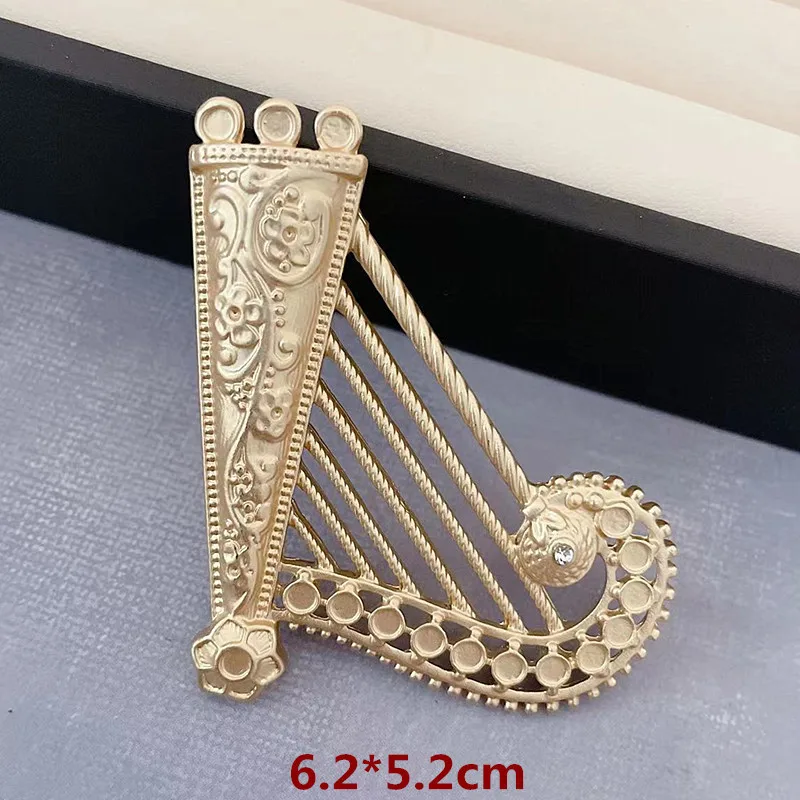 Ajojewel 2023 Nýja Uppskerutími Golden Harp Næla Skartgripi Tónlistar Iinstruments Föt Pinna Í Peysu Peysu Aftur Gjöf Atriði